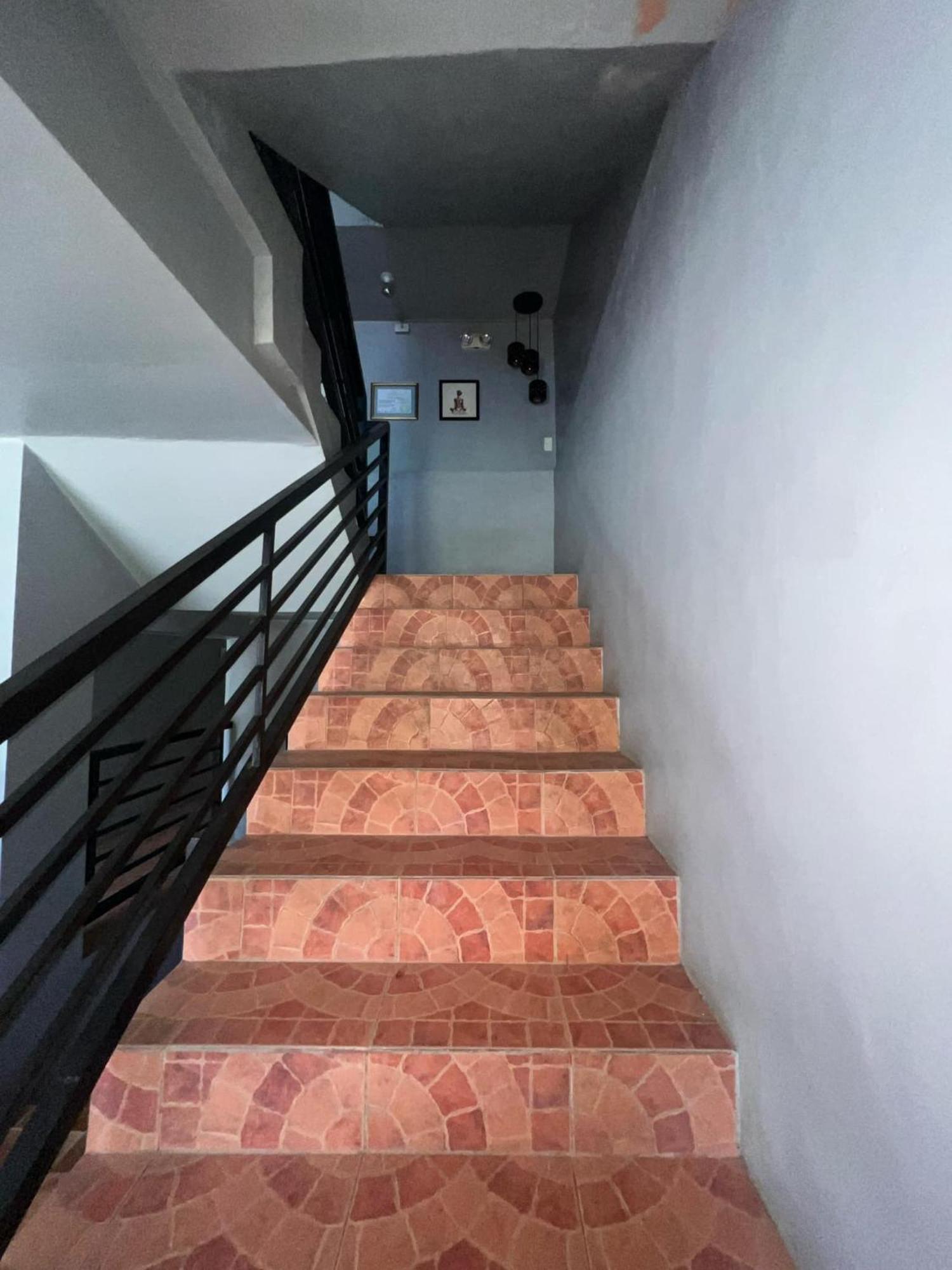 Aj Tourist Inn Coron Esterno foto