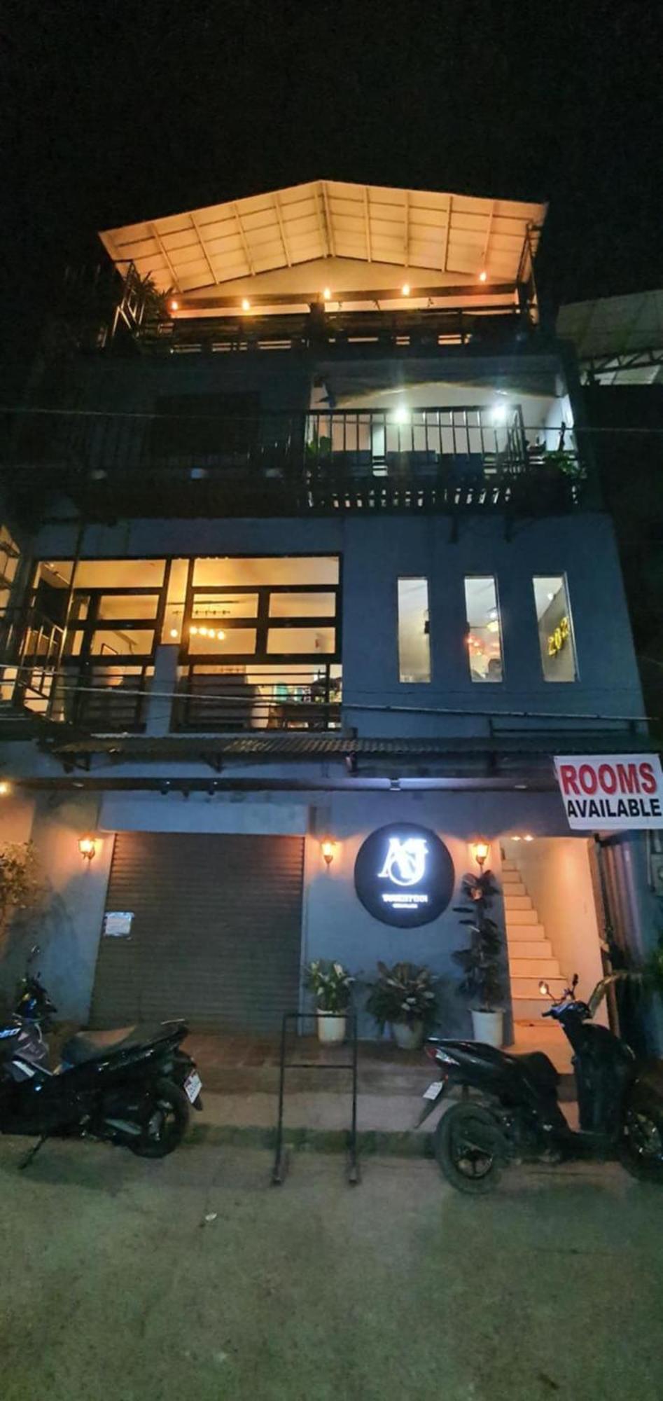 Aj Tourist Inn Coron Esterno foto